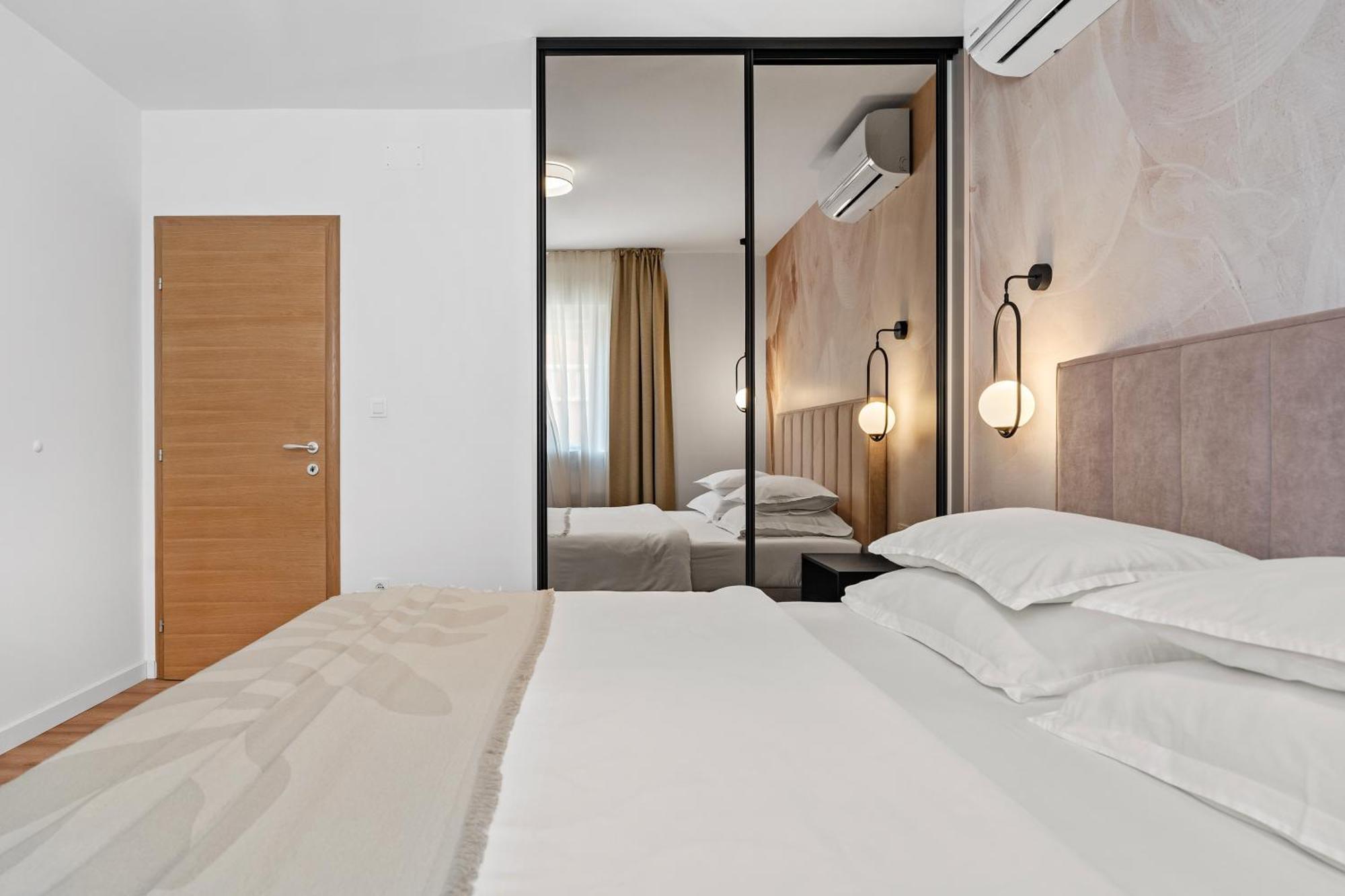 Apartments Bakota Омиш Экстерьер фото