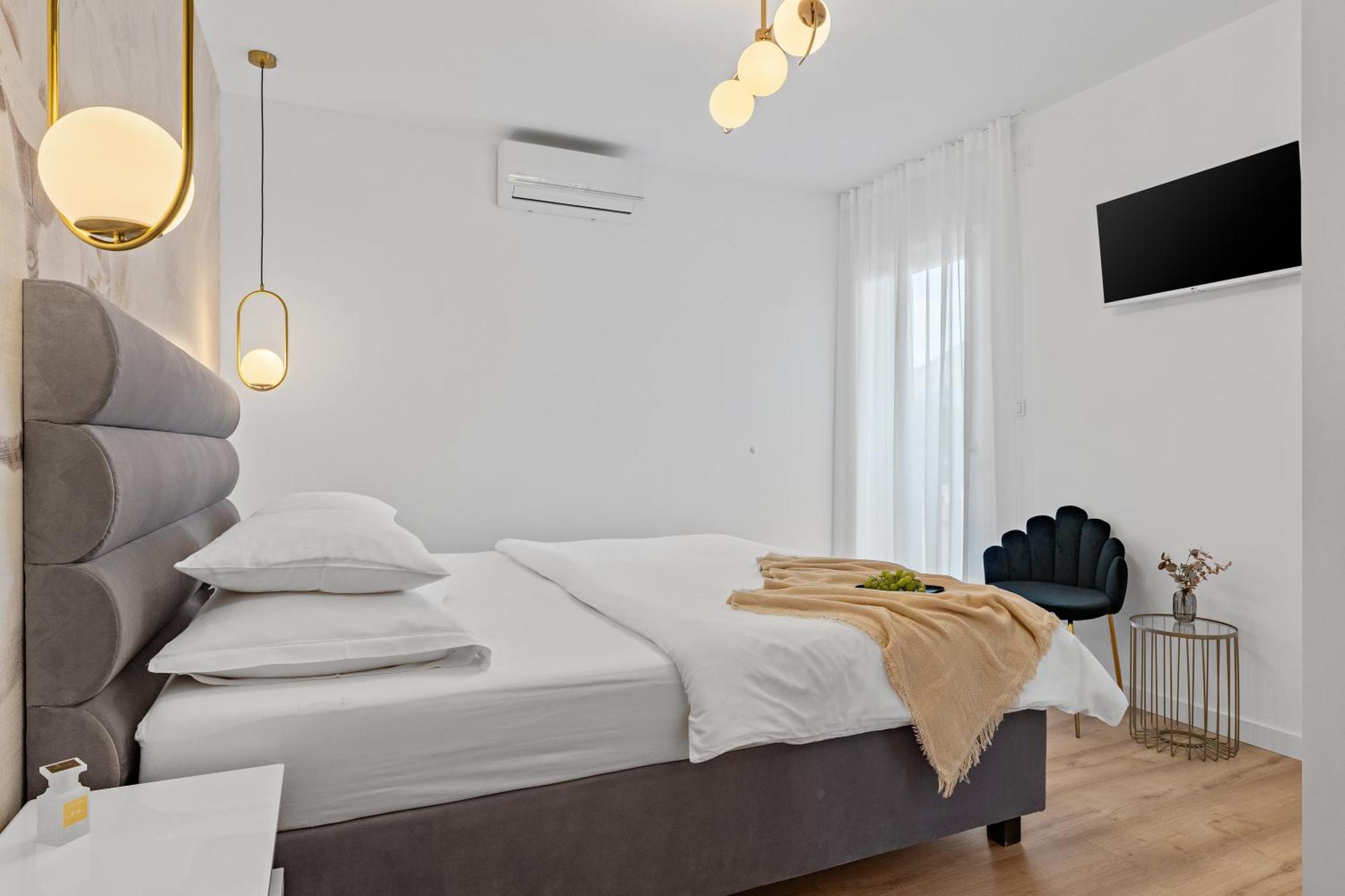Apartments Bakota Омиш Экстерьер фото