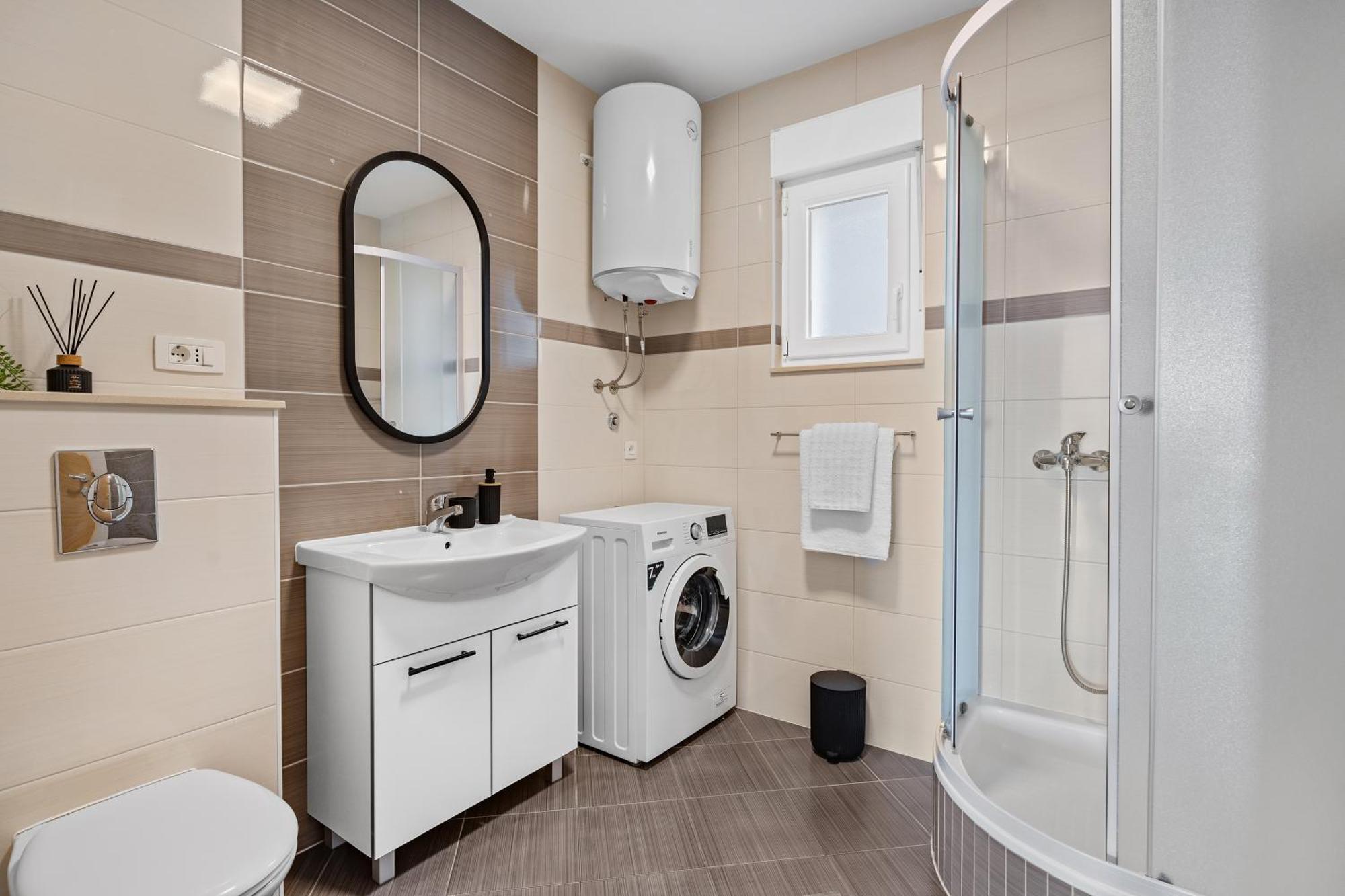 Apartments Bakota Омиш Экстерьер фото