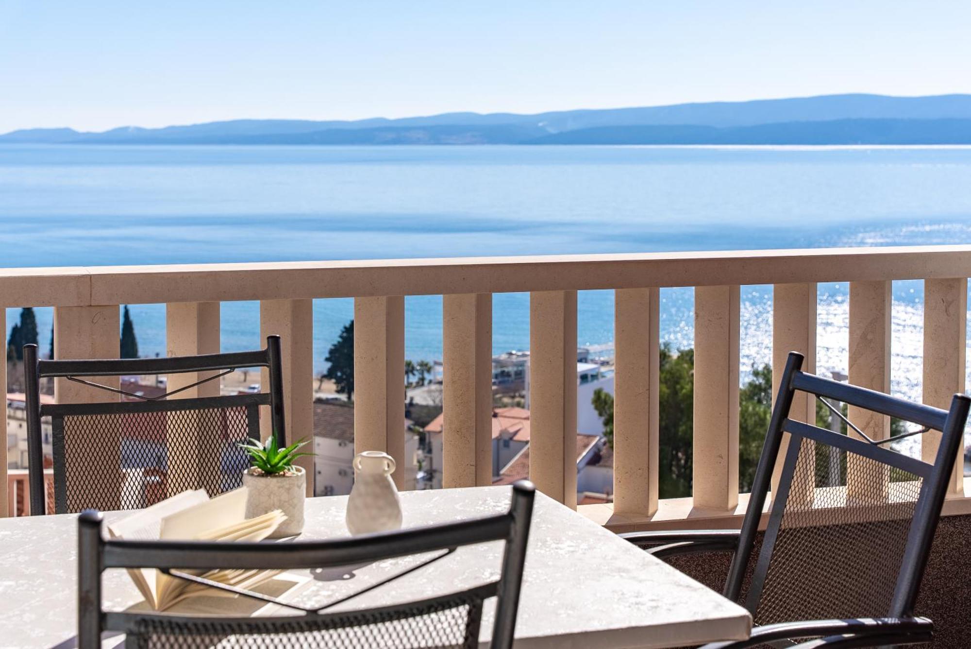 Apartments Bakota Омиш Экстерьер фото