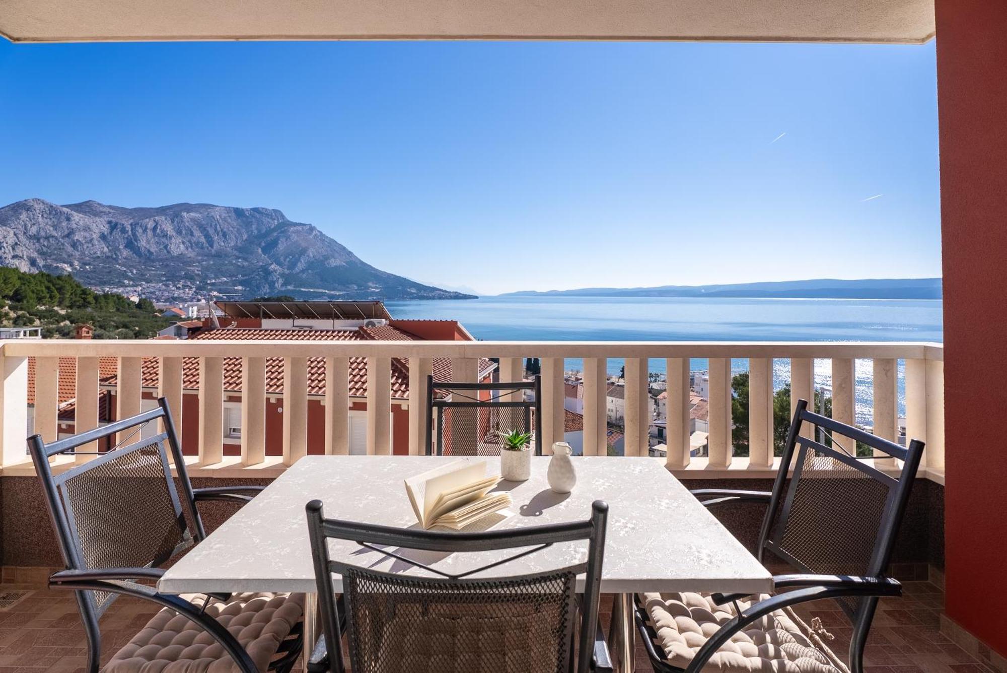Apartments Bakota Омиш Экстерьер фото