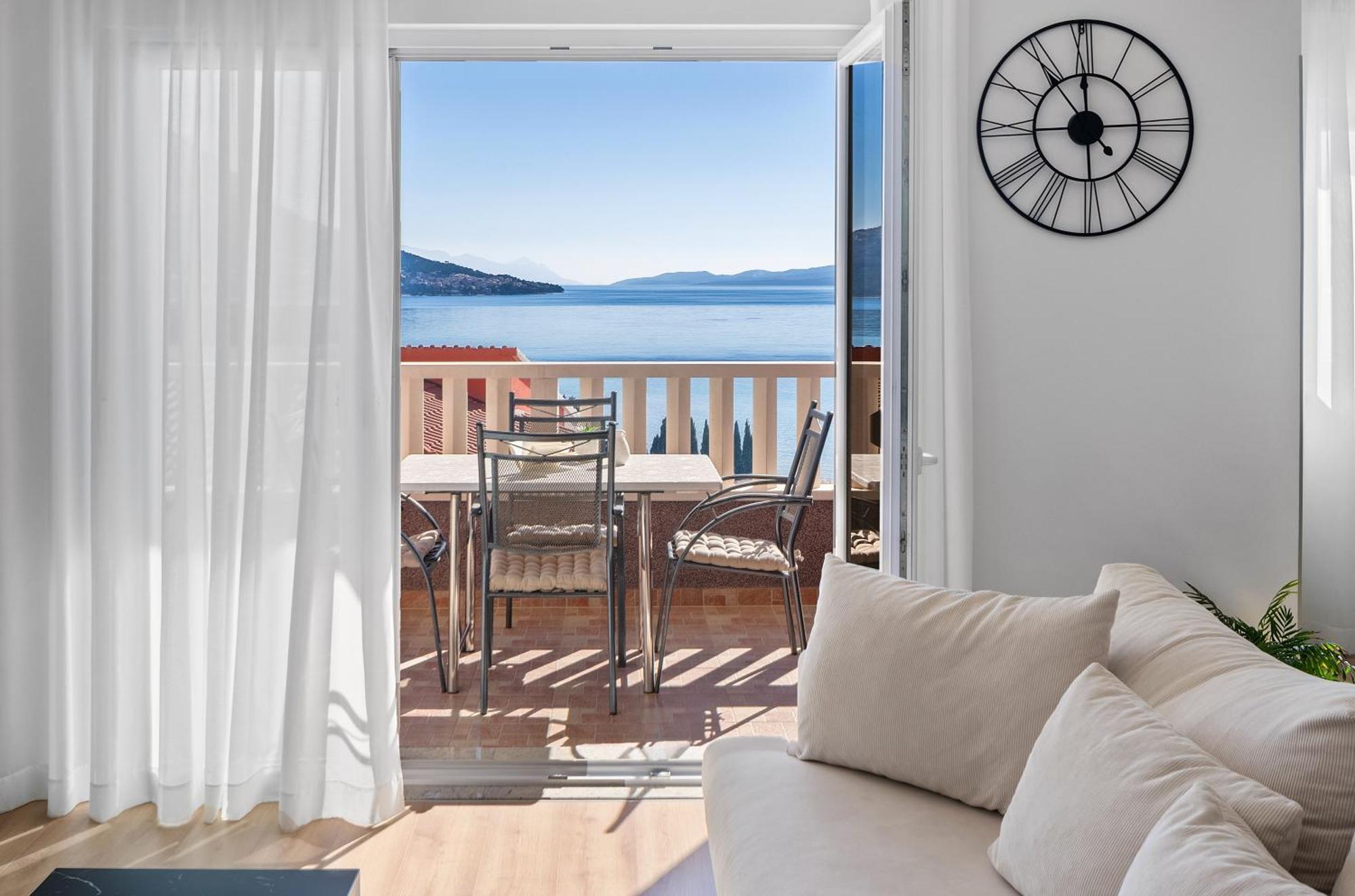 Apartments Bakota Омиш Экстерьер фото