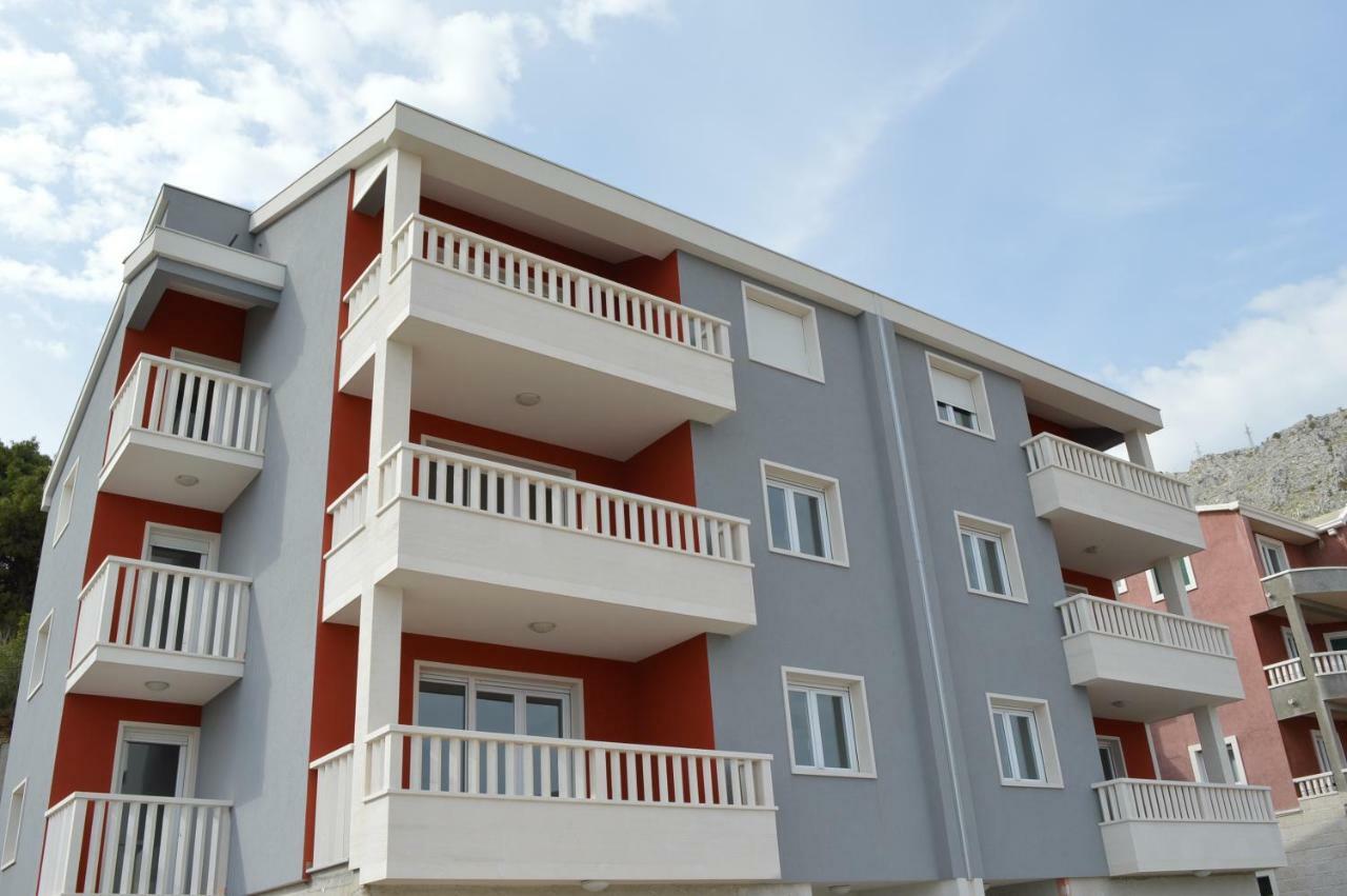 Apartments Bakota Омиш Экстерьер фото